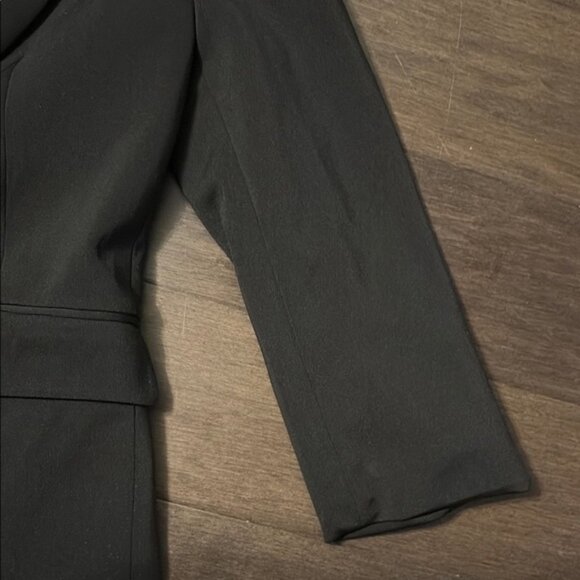 Zara Classic Black Blazersize smallwith pocketslined one - Picture 5 of 9